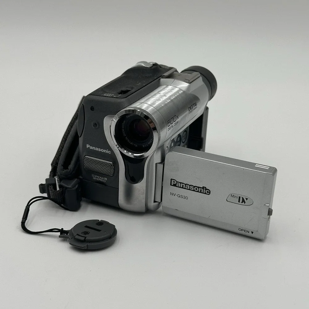 Panasonic NV-GS30A MiniDV Digital Camcorder 500x Zoom Remote Case Untested